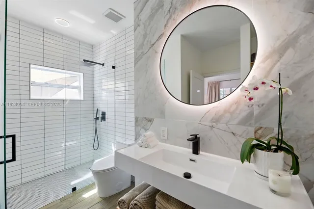 $8,000 | 1363 Biarritz Drive, Miami Beach, FL 33141