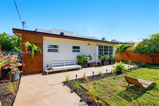 $8,000 | 1363 Biarritz Drive, Miami Beach, FL 33141