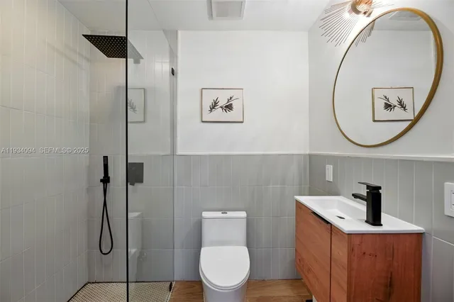 $8,000 | 1363 Biarritz Drive, Miami Beach, FL 33141