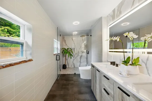 $8,000 | 1363 Biarritz Drive, Miami Beach, FL 33141