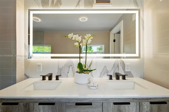 $8,000 | 1363 Biarritz Drive, Miami Beach, FL 33141