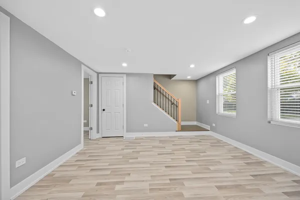 $249,899 | 209 North Hunter Street, Thornton, IL 60476