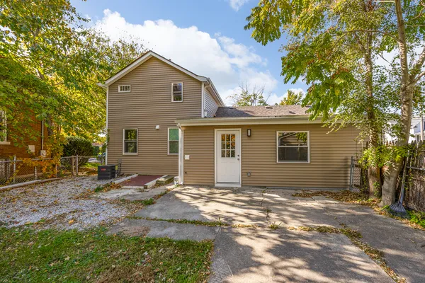 $249,899 | 209 North Hunter Street, Thornton, IL 60476
