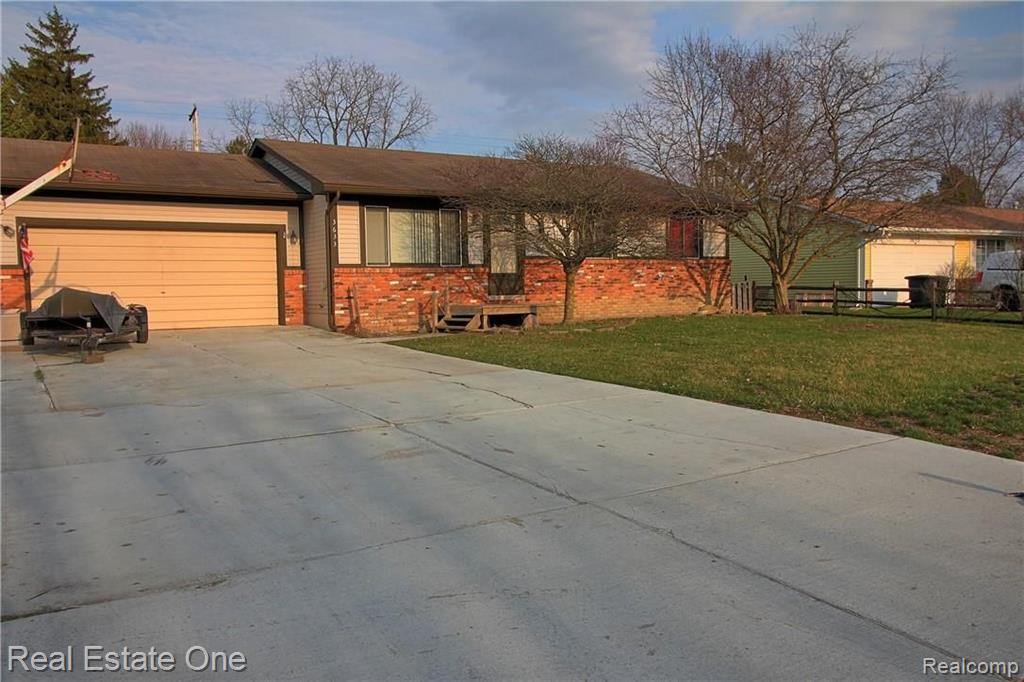 3633 Mildred Avenue Rochester Hills, MI 48309 - Photo 2 of 20