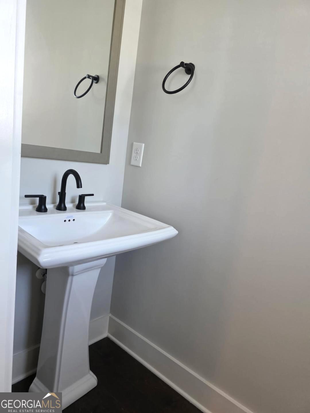 3176 Kincaid Drive Decatur, GA 30033 - Photo 46 of 89 a bathroom with a sink and a mirror