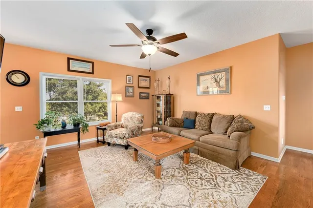 $895,000 | 23338 Kissinger Road, Leavenworth, KS 66048