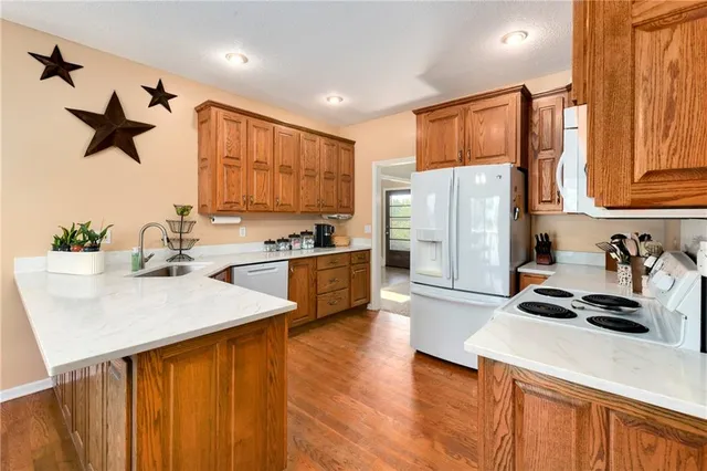 $895,000 | 23338 Kissinger Road, Leavenworth, KS 66048