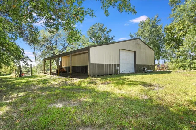 $895,000 | 23338 Kissinger Road, Leavenworth, KS 66048