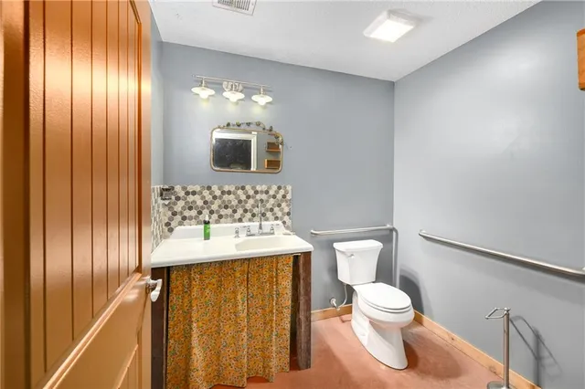 $895,000 | 23338 Kissinger Road, Leavenworth, KS 66048