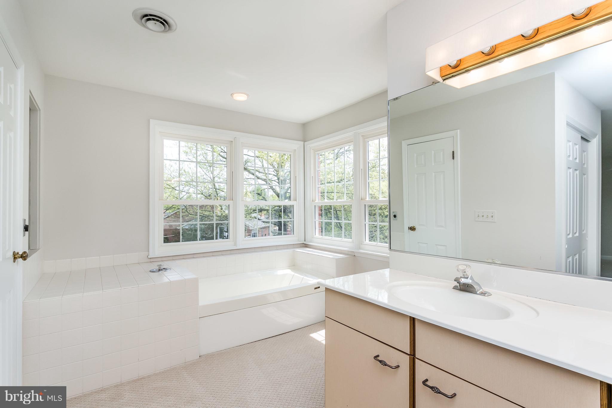 45 Seminary Farm Road Lutherville-Timonium, MD 21093 - Photo 20 of 26 Bath (Master)