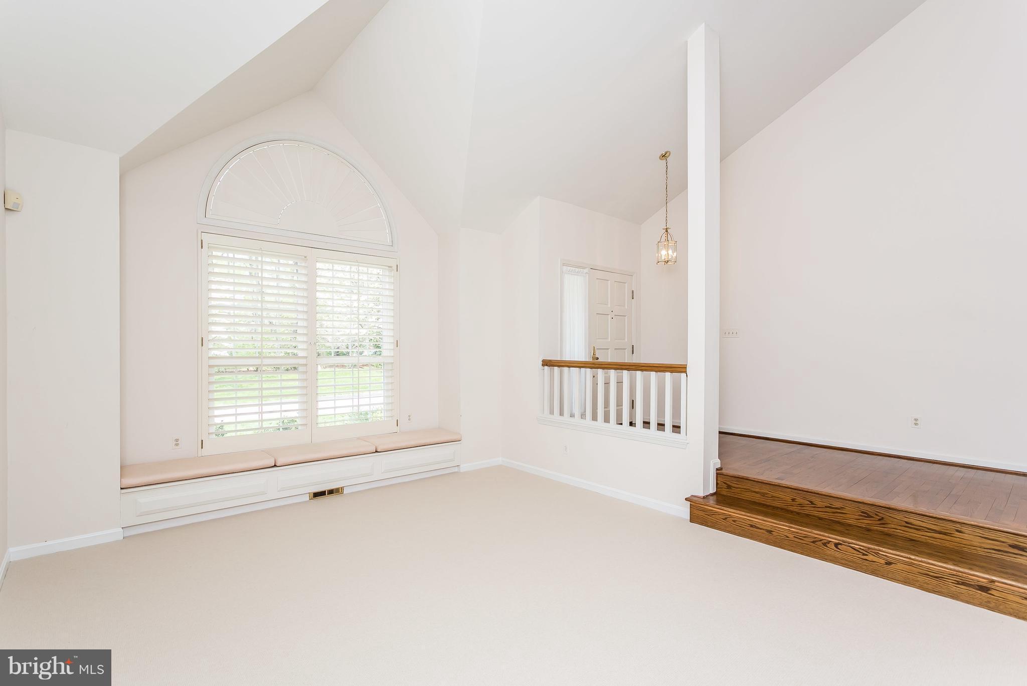 45 Seminary Farm Road Lutherville-Timonium, MD 21093 - Photo 3 of 26 Living Room