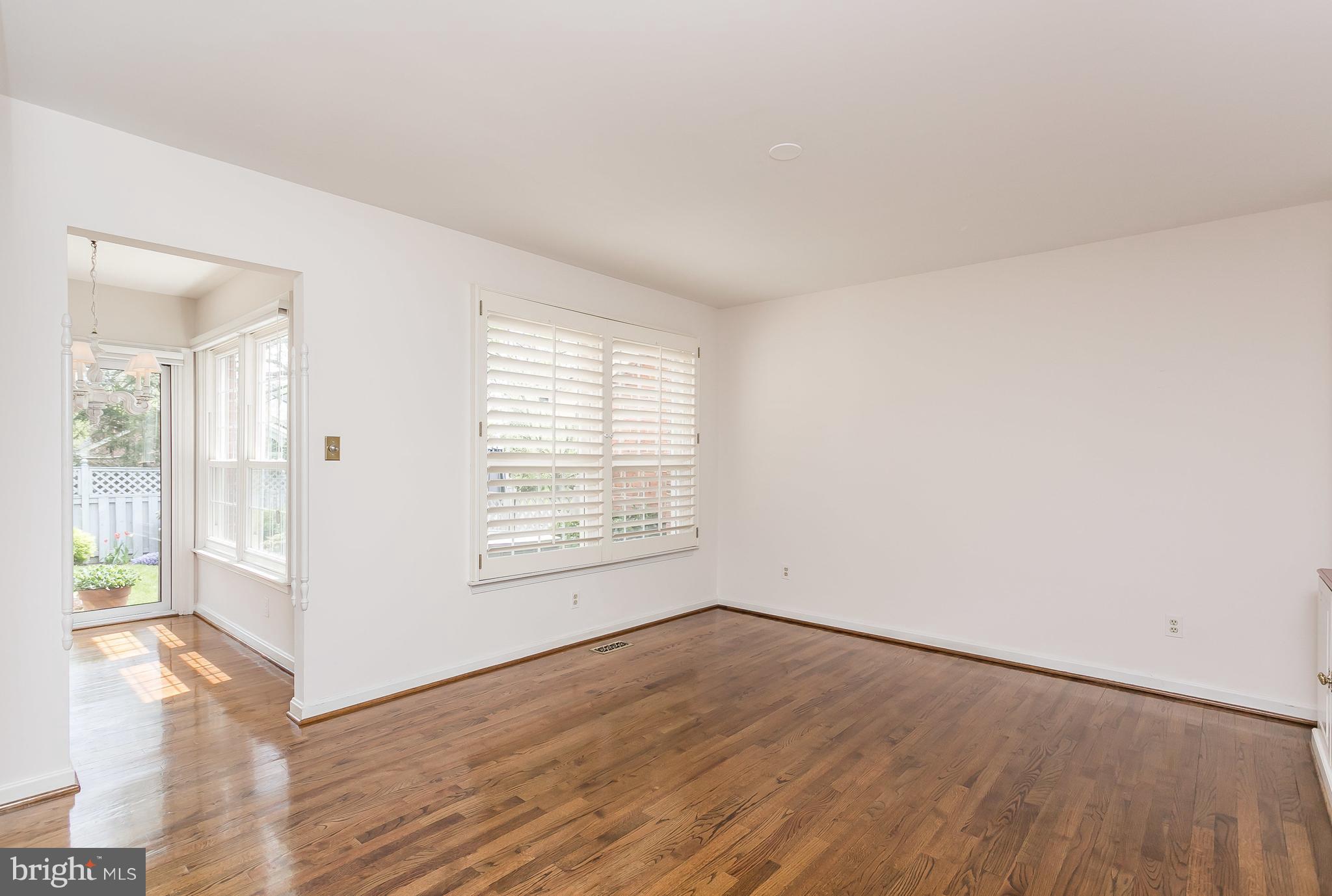 45 Seminary Farm Road Lutherville-Timonium, MD 21093 - Photo 6 of 26 Dining Room
