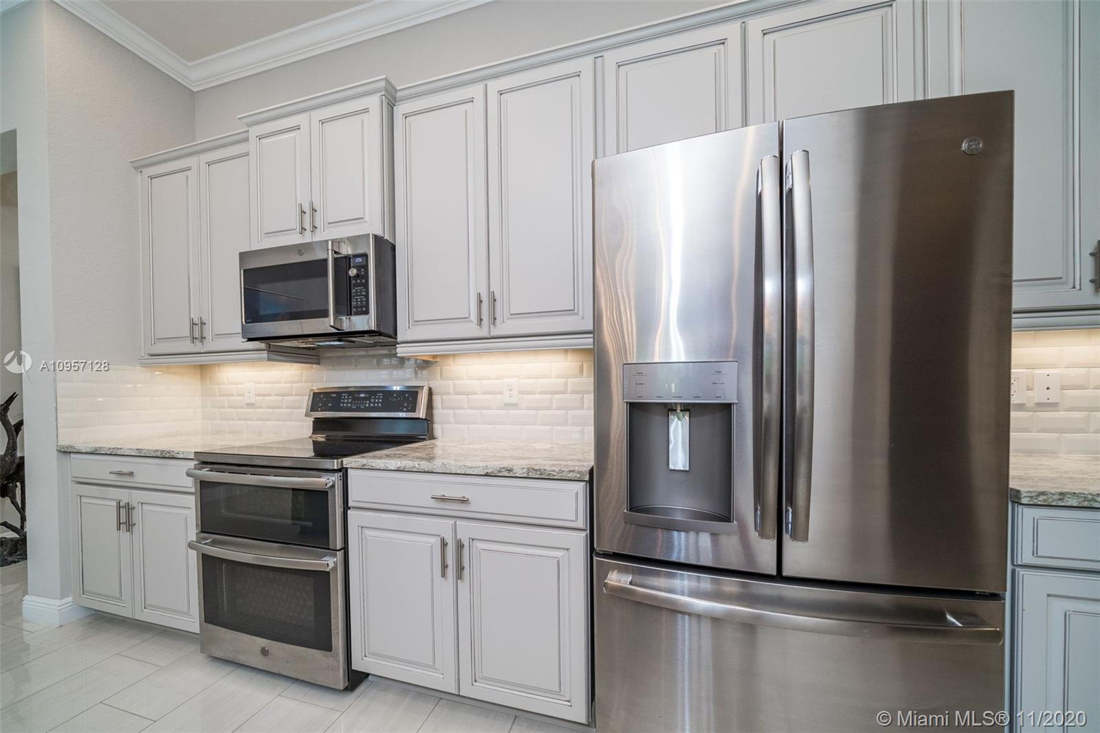 4622 Southwest Millbrook Lane Stuart, FL 34997 - Photo 4 of 52 Gallery Image 4