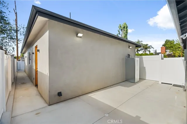 $1,874,000 | 6935 Jellico Avenue, Lake Balboa, CA 91406