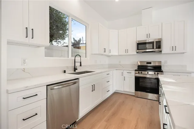 $1,874,000 | 6935 Jellico Avenue, Lake Balboa, CA 91406