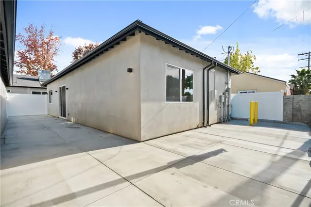 $1,874,000 | 6935 Jellico Avenue, Lake Balboa, CA 91406