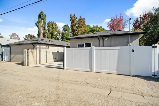 $1,874,000 | 6935 Jellico Avenue, Lake Balboa, CA 91406