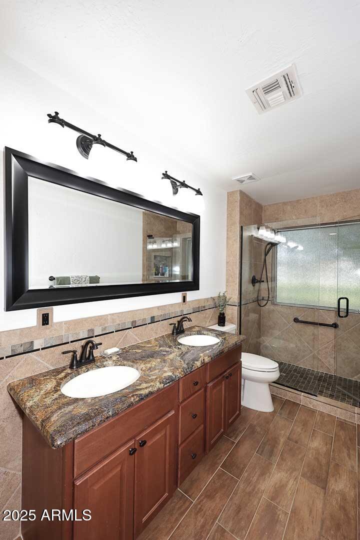 17730 East Brooks Farm Road Gilbert, AZ 85298 - Photo 18 of 83 Primary Bath