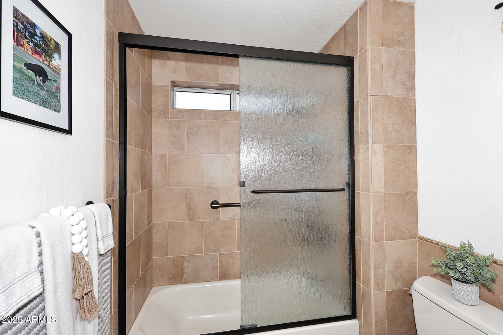 17730 East Brooks Farm Road Gilbert, AZ 85298 - Photo 25 of 83 Hall Bath-tub