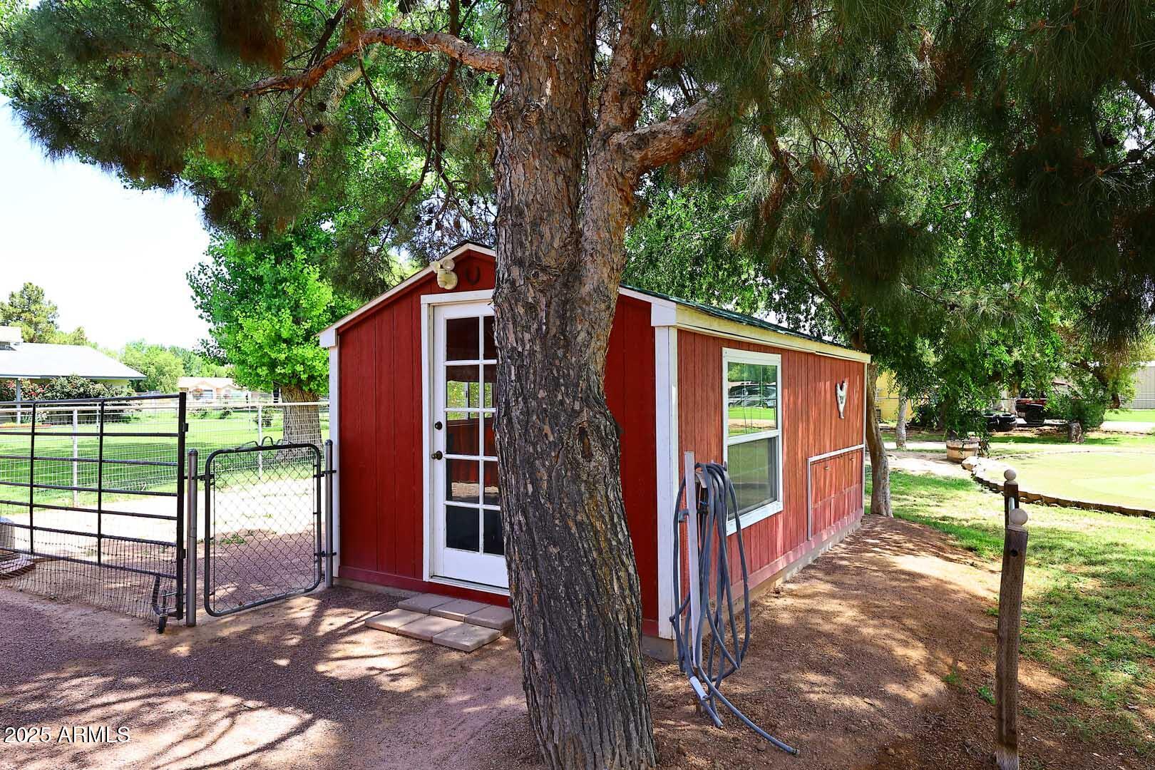17730 East Brooks Farm Road Gilbert, AZ 85298 - Photo 43 of 83 Chicken Coop