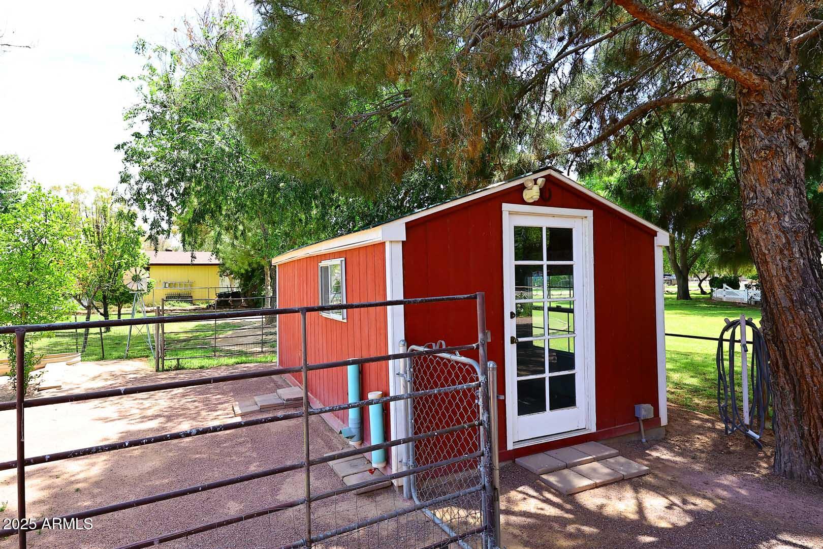 17730 East Brooks Farm Road Gilbert, AZ 85298 - Photo 44 of 83 Chicken Coop