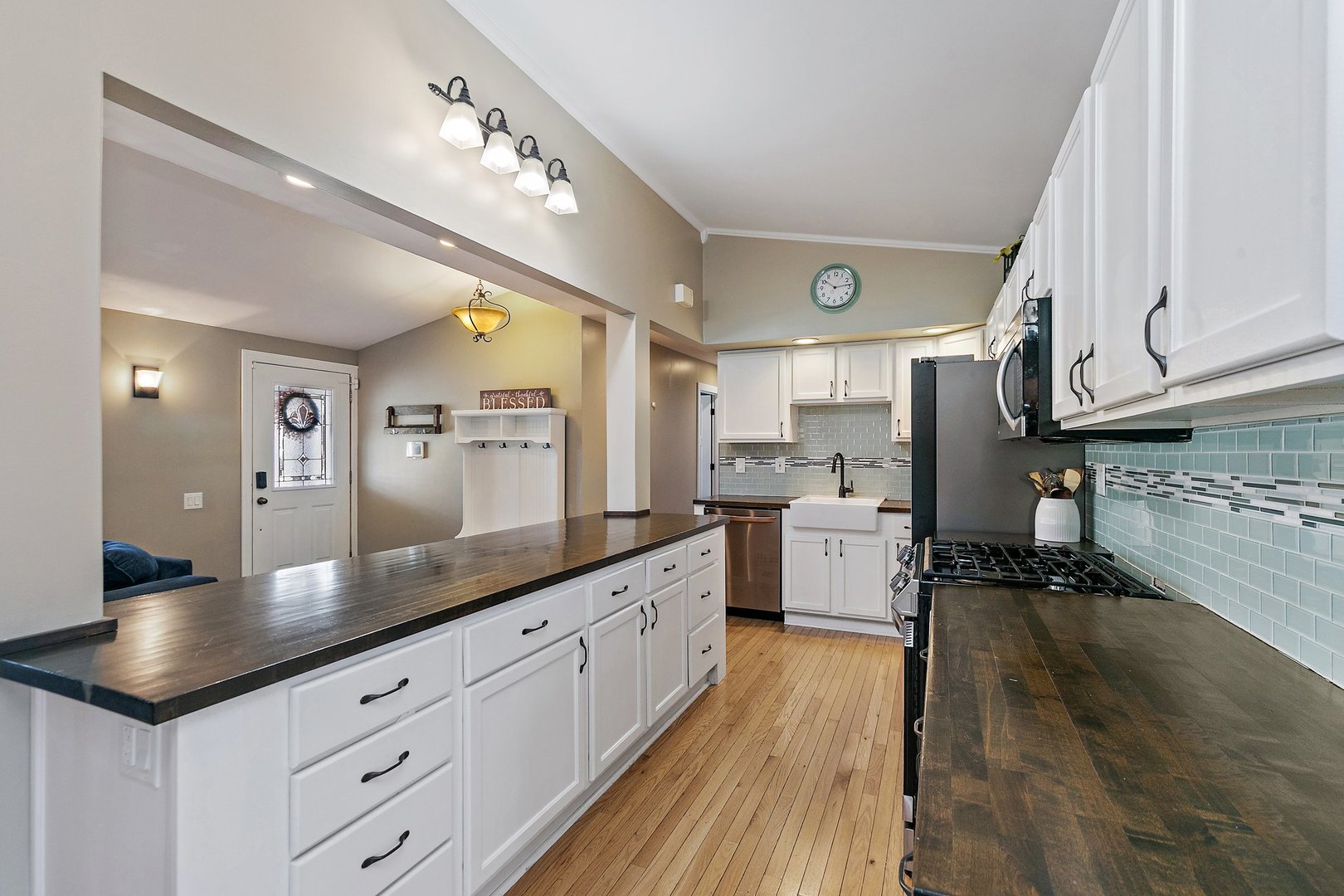 1900 Perry Court Sycamore, IL 60178 - Photo 8 of 43 Gallery Image 8