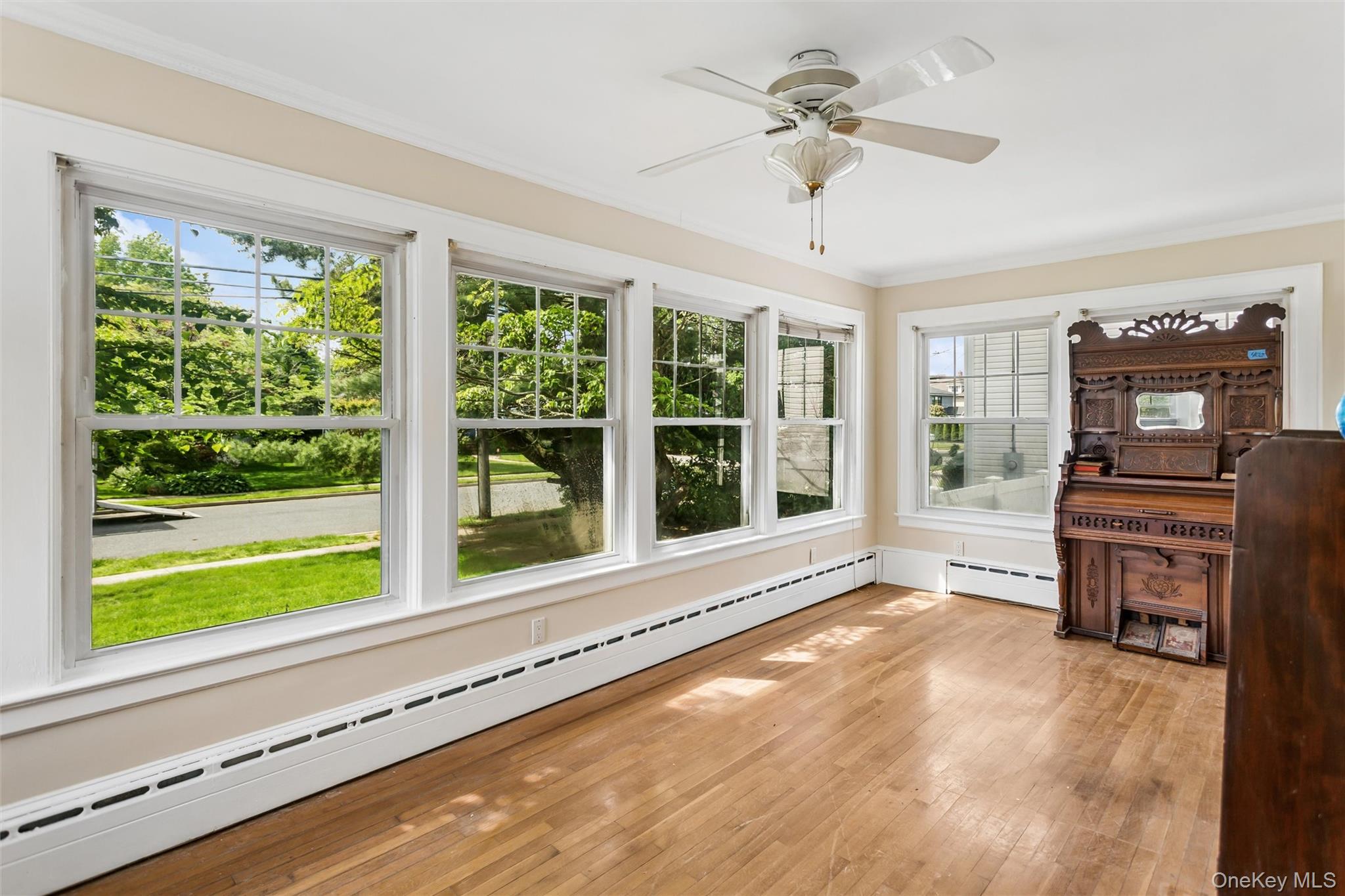 50 Roxbury Road Rockville Centre, NY 11570 - Photo 9 of 45