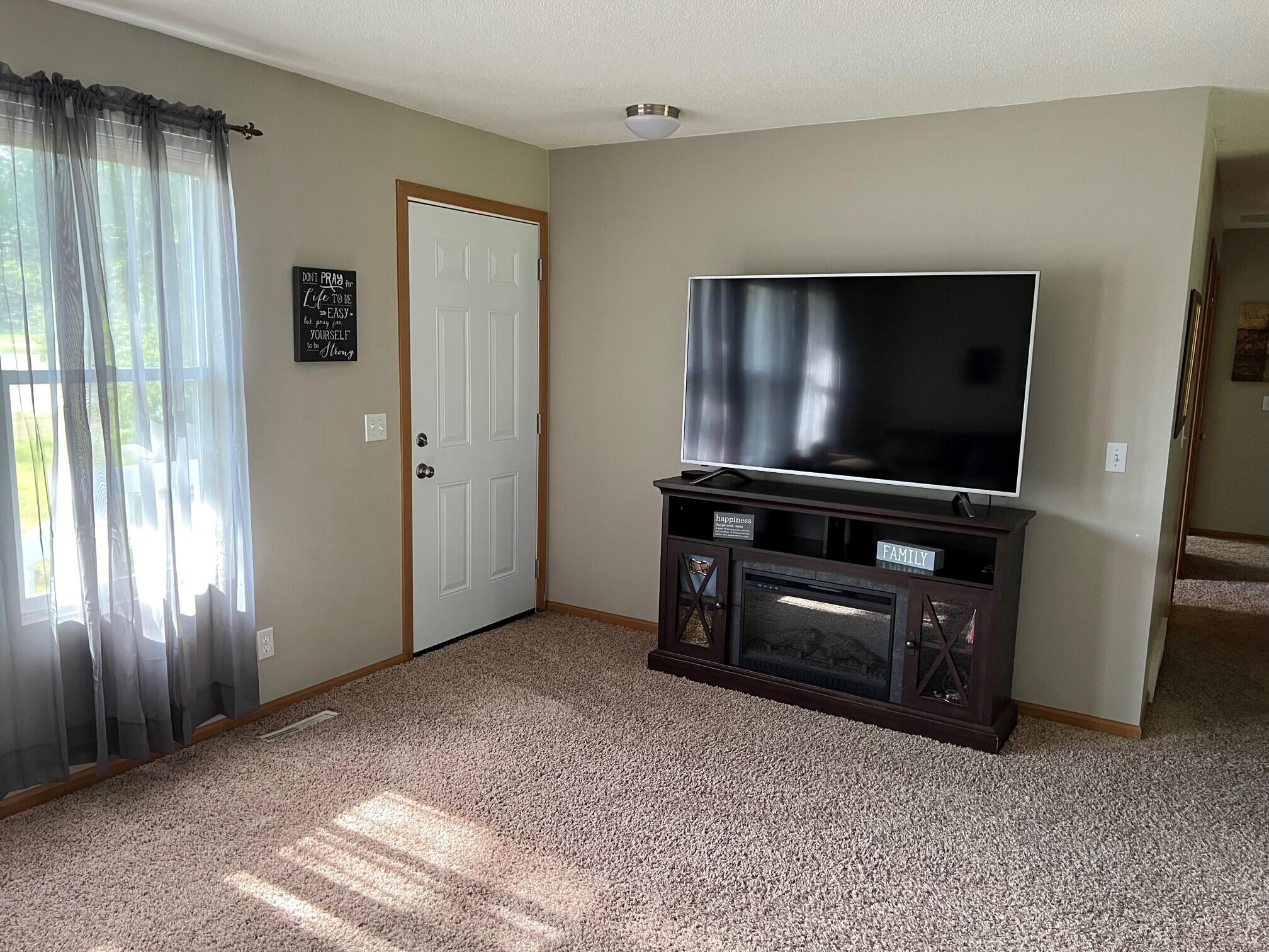 1628 Riblet Street Muskegon, MI 49445 - Photo 4 of 16 16