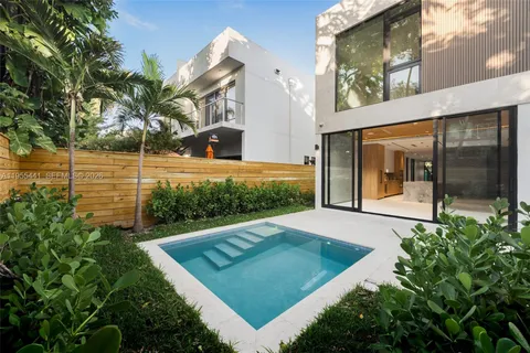 $2,800,000 | 3144 Elizabeth Street, Coconut Grove, FL 33133