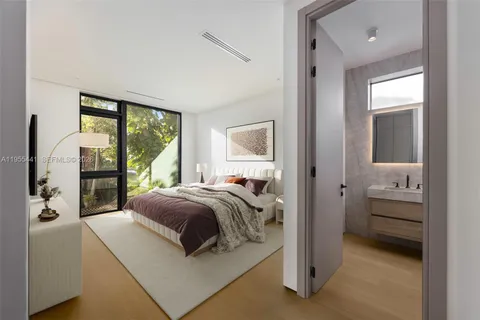 $2,800,000 | 3144 Elizabeth Street, Coconut Grove, FL 33133