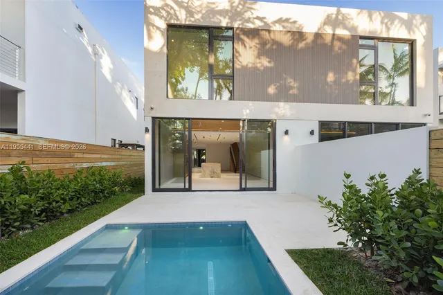 $2,800,000 | 3144 Elizabeth Street, Coconut Grove, FL 33133