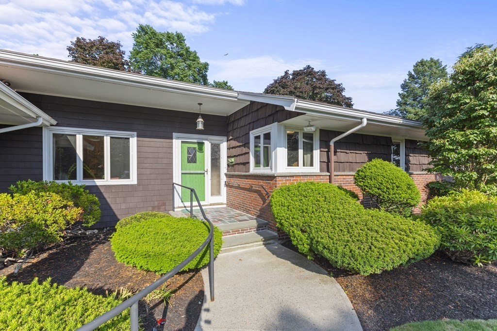 8 Wahtera Road Peabody, MA 01960 - Photo 1 of 39 Gallery Image 1