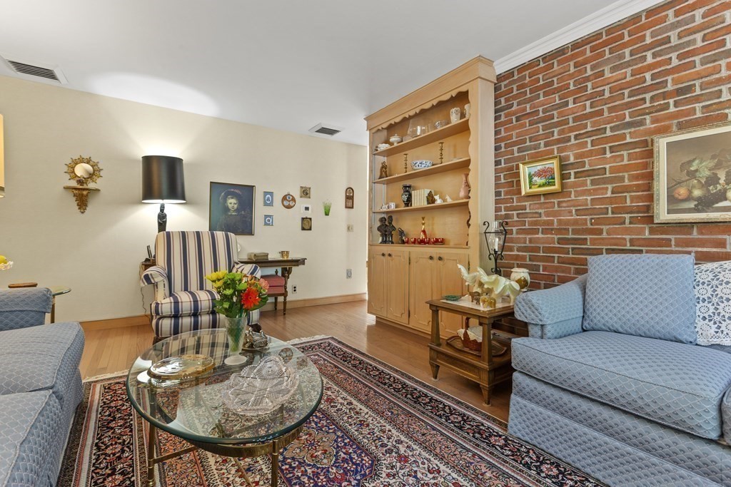 8 Wahtera Road Peabody, MA 01960 - Photo 5 of 39 Gallery Image 5