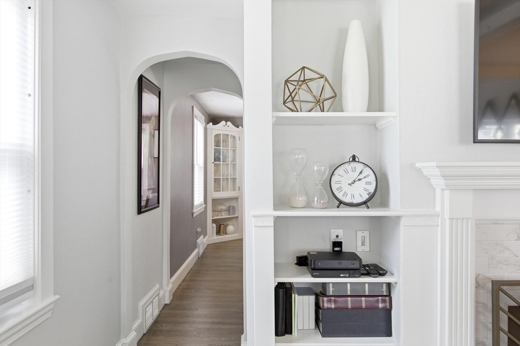 27 Topping Road Andover, MA 01810 - Photo 8 of 36