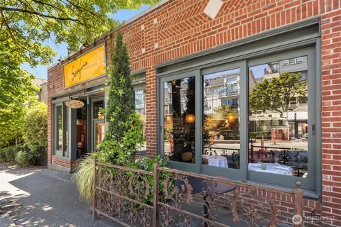 $650,000 | 2035 Eastlake Avenue East, Unit 301, Seattle, WA 98102