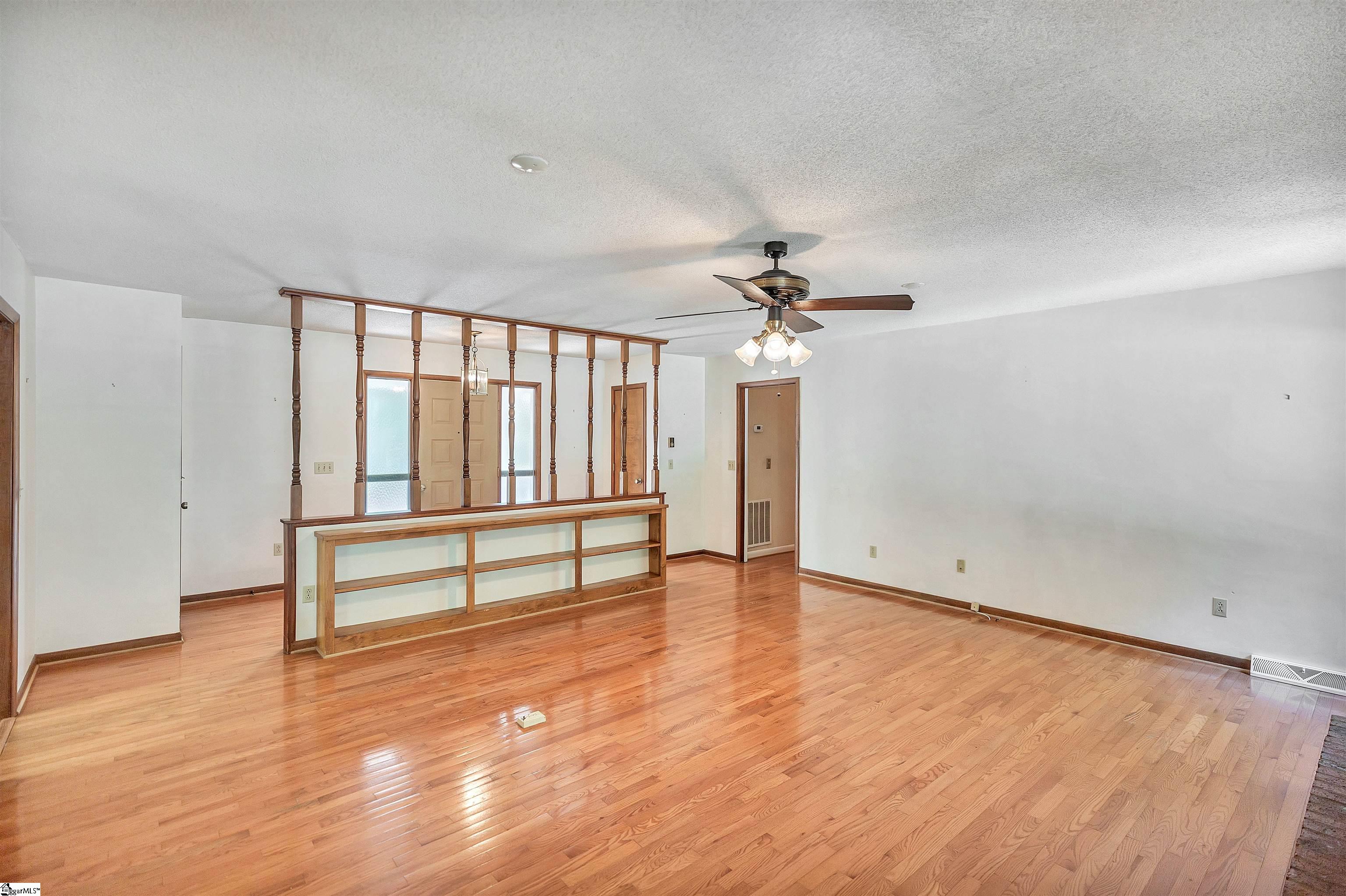 421 Cathey Road Anderson, SC 29621 - Photo 3 of 35