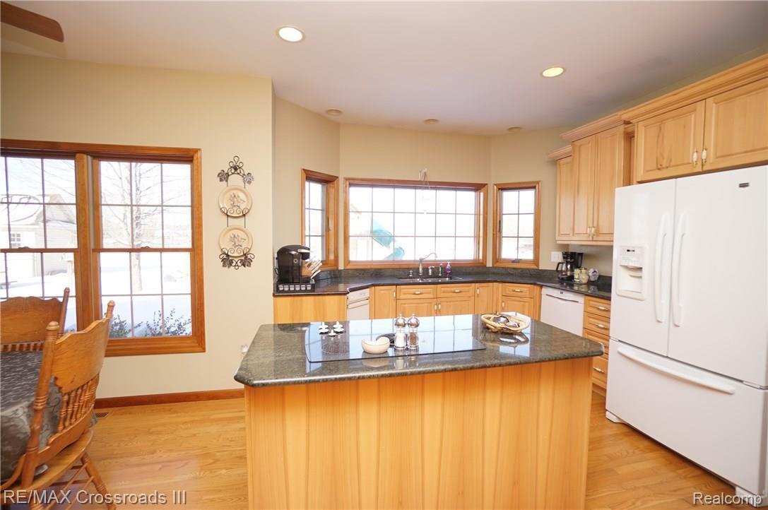 41860 Willow Road New Boston, MI 48164 - Photo 11 of 68 Kitchen 5