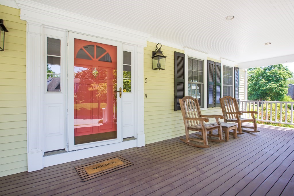 5 Charles Everett Way Hingham, MA 02043 - Photo 2 of 27 a view of a livingroom with furniture and wooden floor