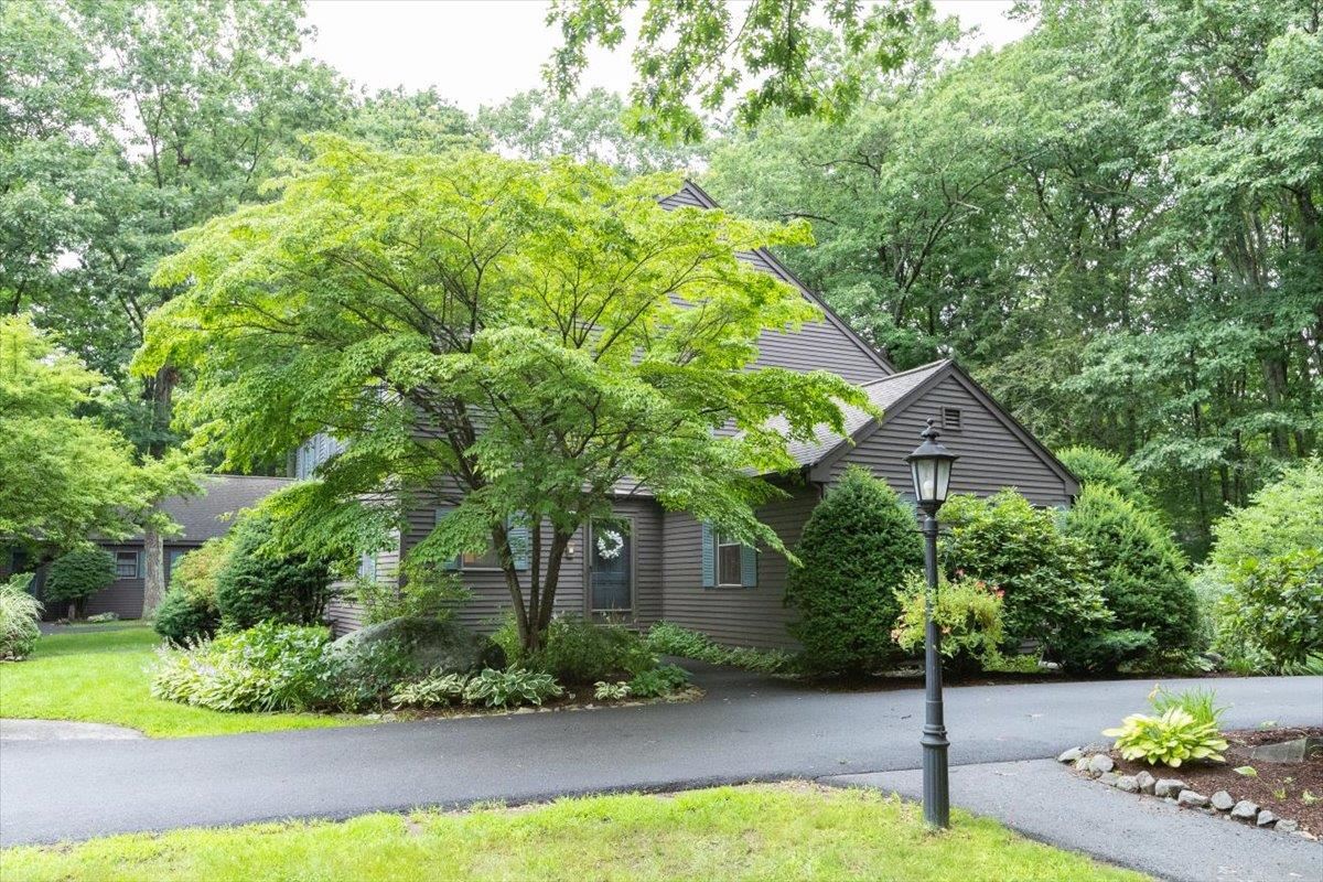 20 Coach Road Exeter, NH 03833 - Photo 2 of 37