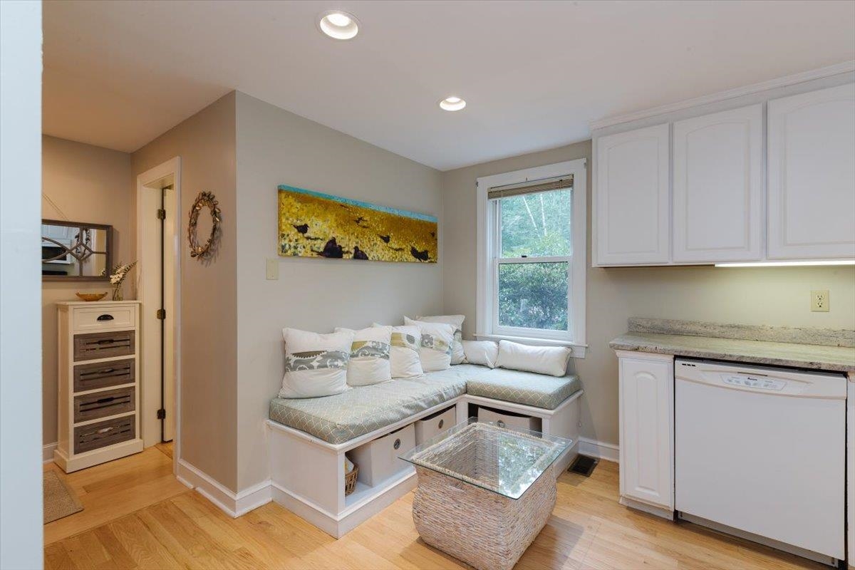 20 Coach Road Exeter, NH 03833 - Photo 5 of 37