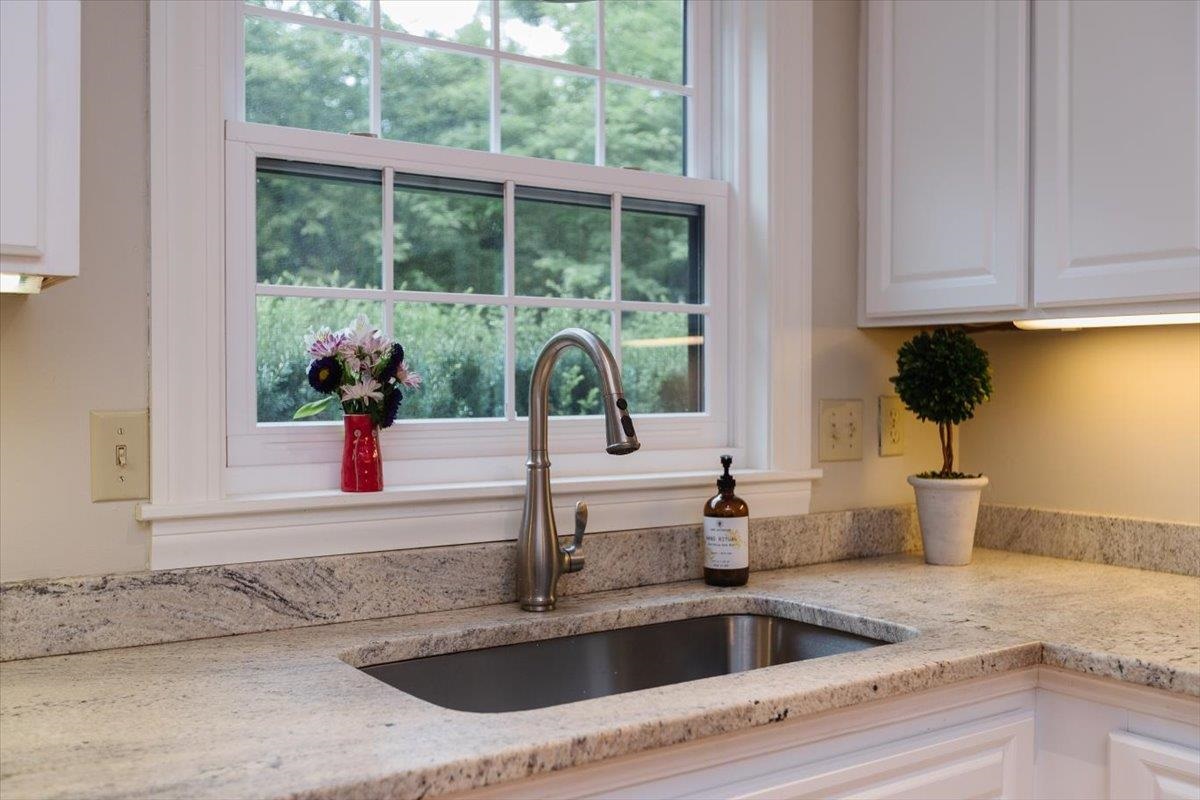 20 Coach Road Exeter, NH 03833 - Photo 6 of 37