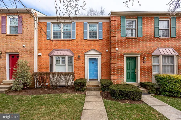 $4,075 | 839 North Greenbrier Street, Arlington, VA 22205