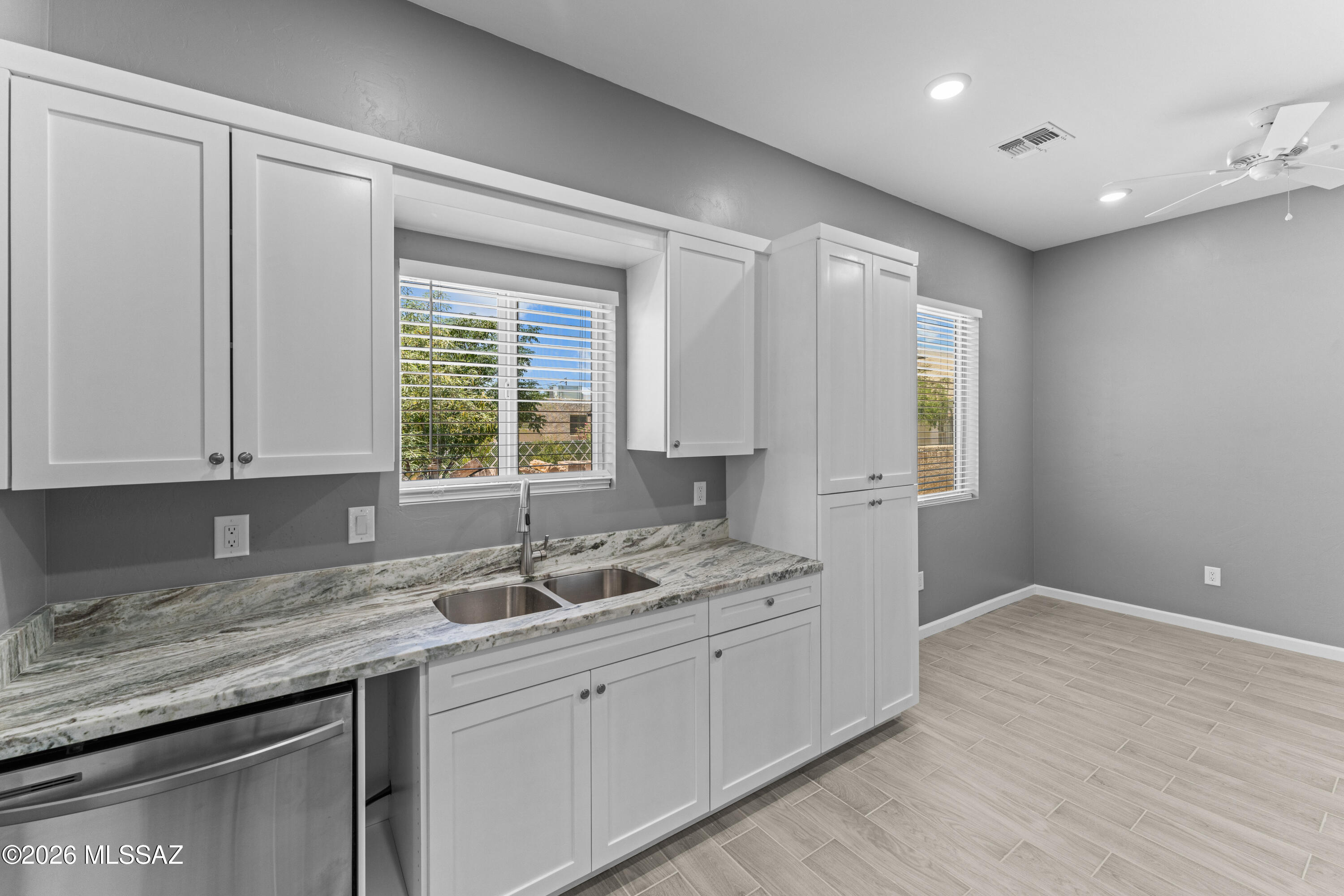 236 East 23rd Street Tucson, AZ 85713 - Photo 7 of 16 DSC04402