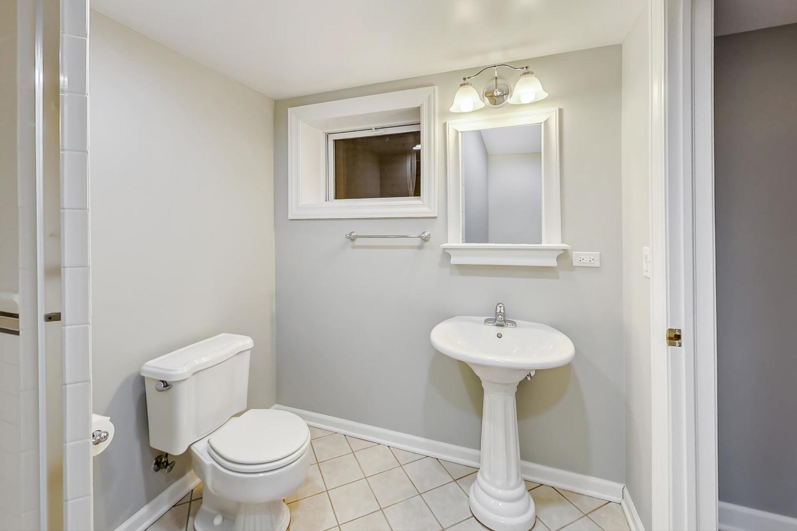 805 Meadow Road Northbrook, IL 60062 - Photo 34 of 42
