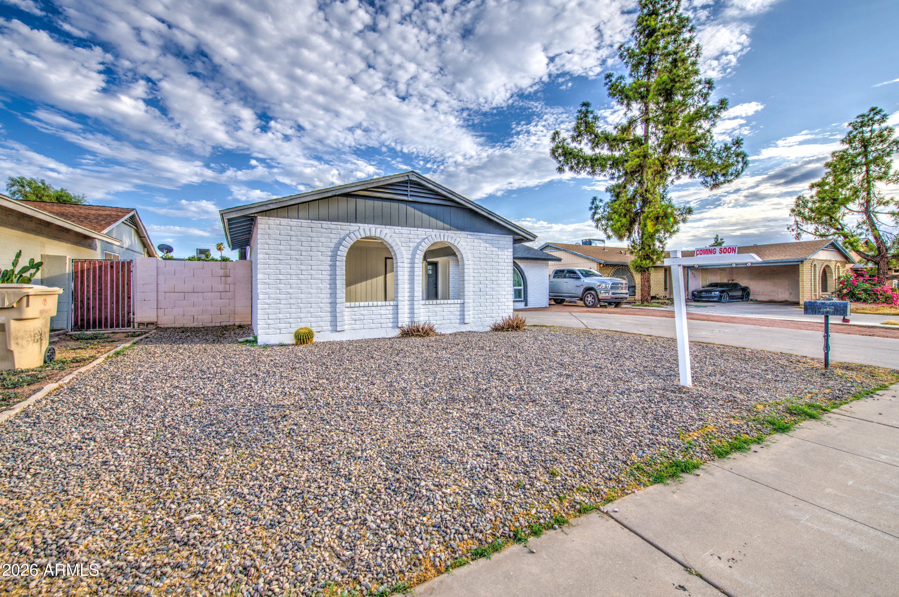 6427 West Lawrence Road Glendale, AZ 85301 - Photo 3 of 33
