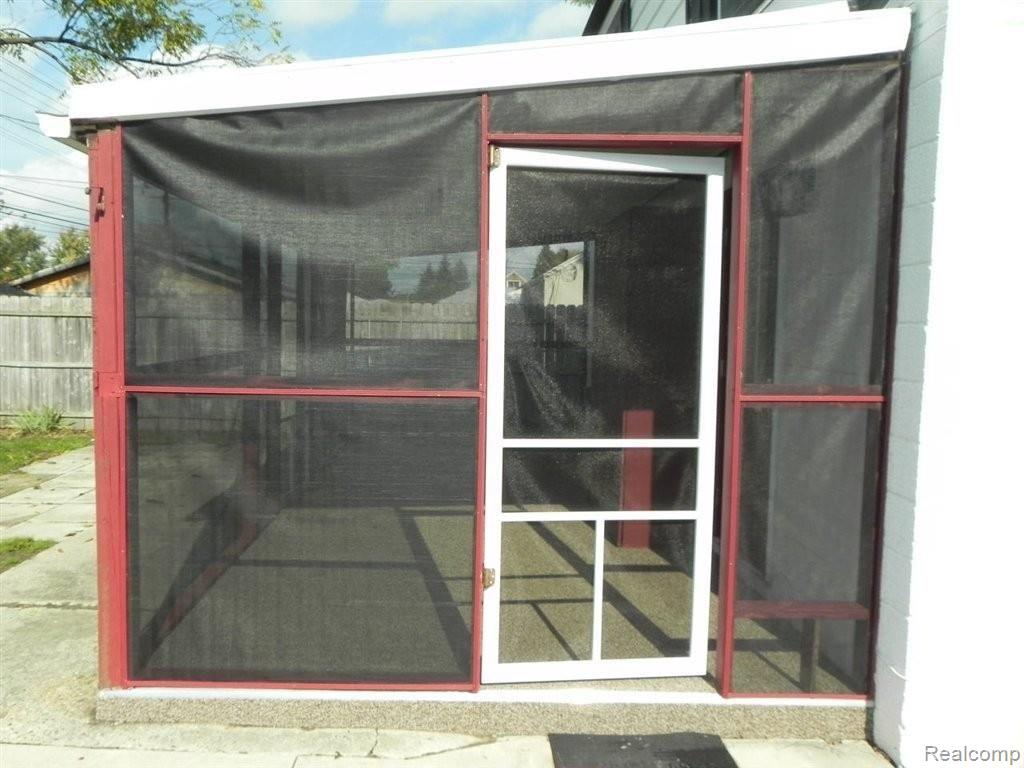 5937 Inkster Road Garden City, MI 48135 - Photo 5 of 18 DSCN1637.JPG