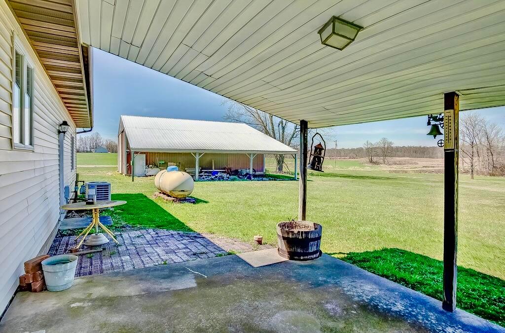 11639 Sycamore Road Mount Vernon, OH 43050 - Photo 5 of 25 1-24