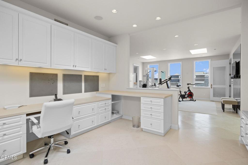 1135 Capri Way Oxnard, CA 93035 - Photo 46 of 58 73-web-or-mls-UpmarketMedia-1135Cap-27