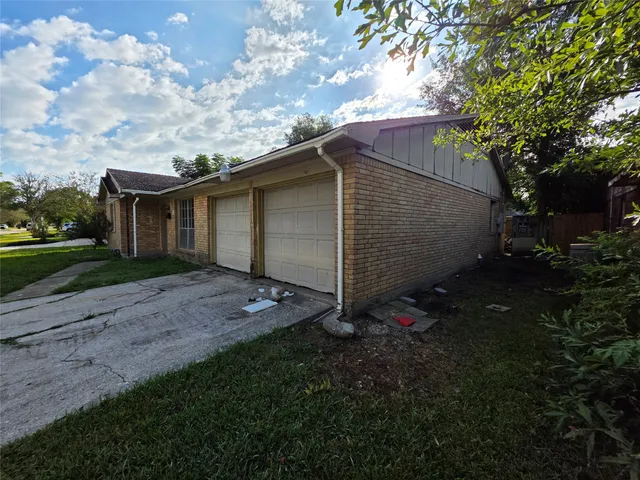$279,000 | 118 Outlook Drive, Houston, TX 77034