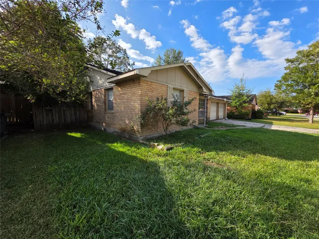 $279,000 | 118 Outlook Drive, Houston, TX 77034